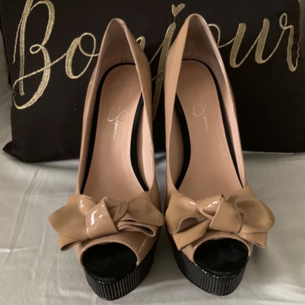 Jessica Simpson Para Nude Patent Peep Toe Pumps